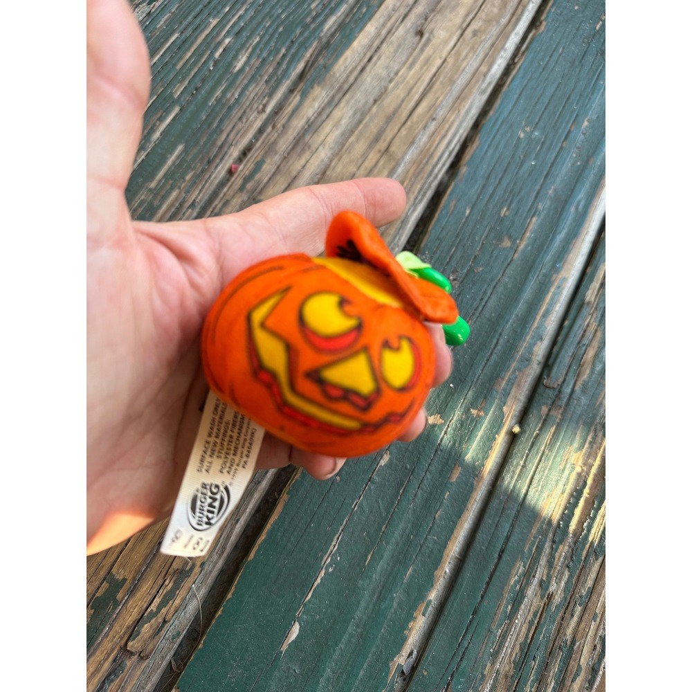 Vintage 1999 Burger King Halloween Pumpkin Plush Keychain Jack O Lantern Toy